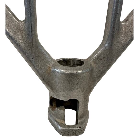 Hobart VMLH 30B 30 Quart Aluminum Paddle Attachment - Picture 3 of 6